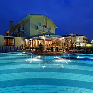 3* Szálloda Junior Family